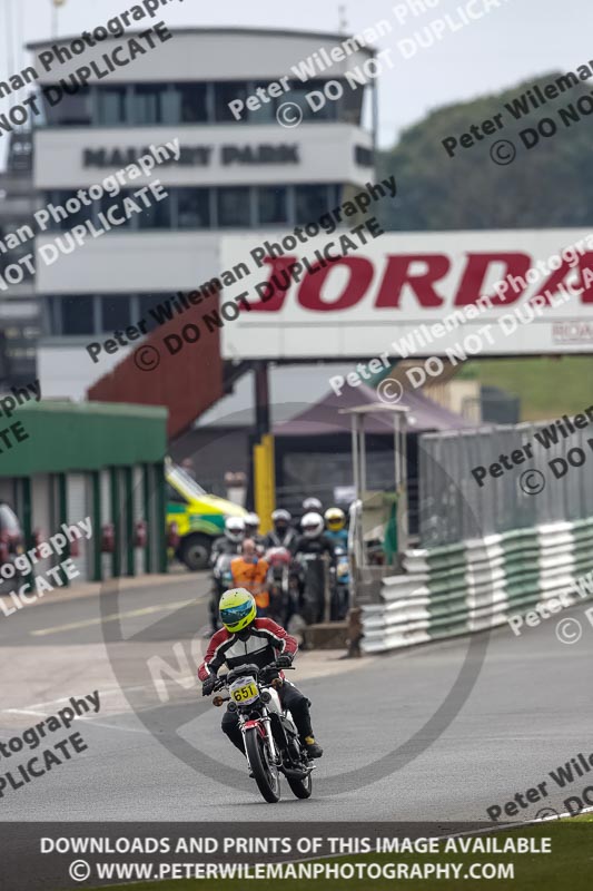 Vintage motorcycle club;eventdigitalimages;mallory park;mallory park trackday photographs;no limits trackdays;peter wileman photography;trackday digital images;trackday photos;vmcc festival 1000 bikes photographs